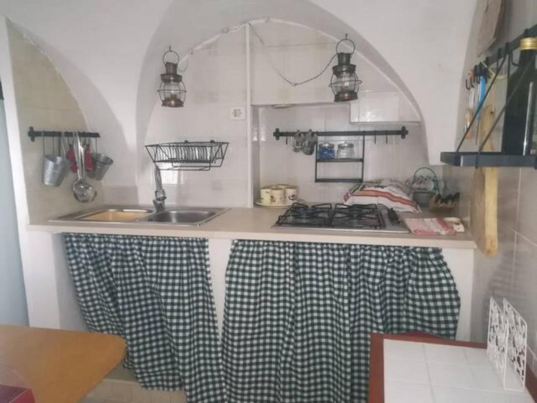 Vico Anglani Guest House Остуни Екстериор снимка