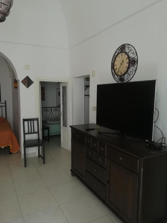 Vico Anglani Guest House Остуни Екстериор снимка